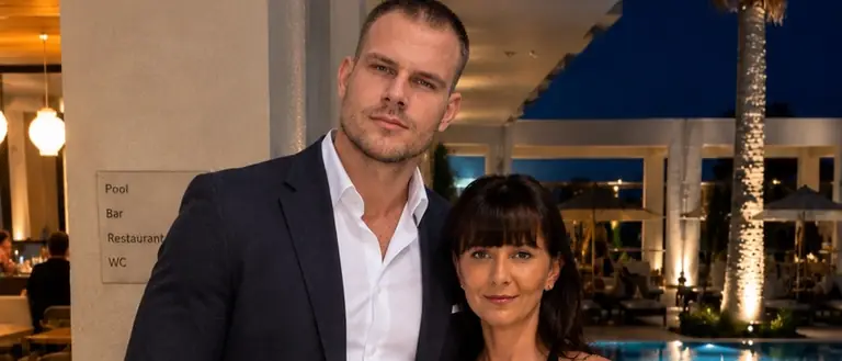 Transmisja na żywo — HardCouple33